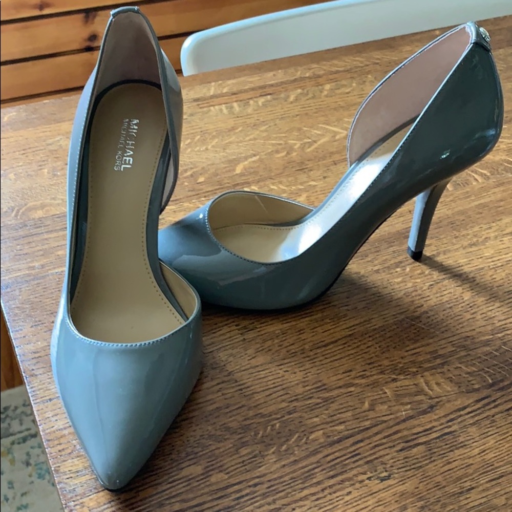 Michael Kors patten leather pumps